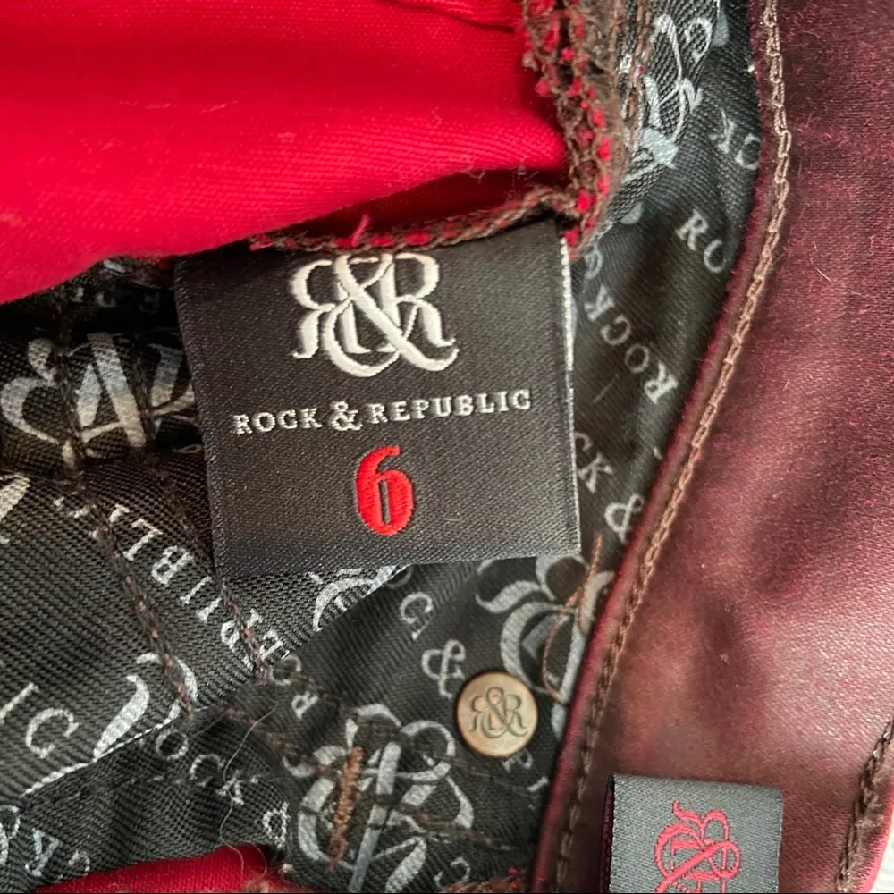 Rock & Republic Berlin Red Coated Jeans. Size 6M. - Image 9