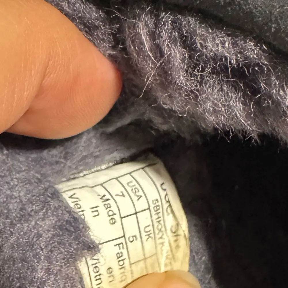 UGG Cozy Gray Fuzzy Slippers - Image 10