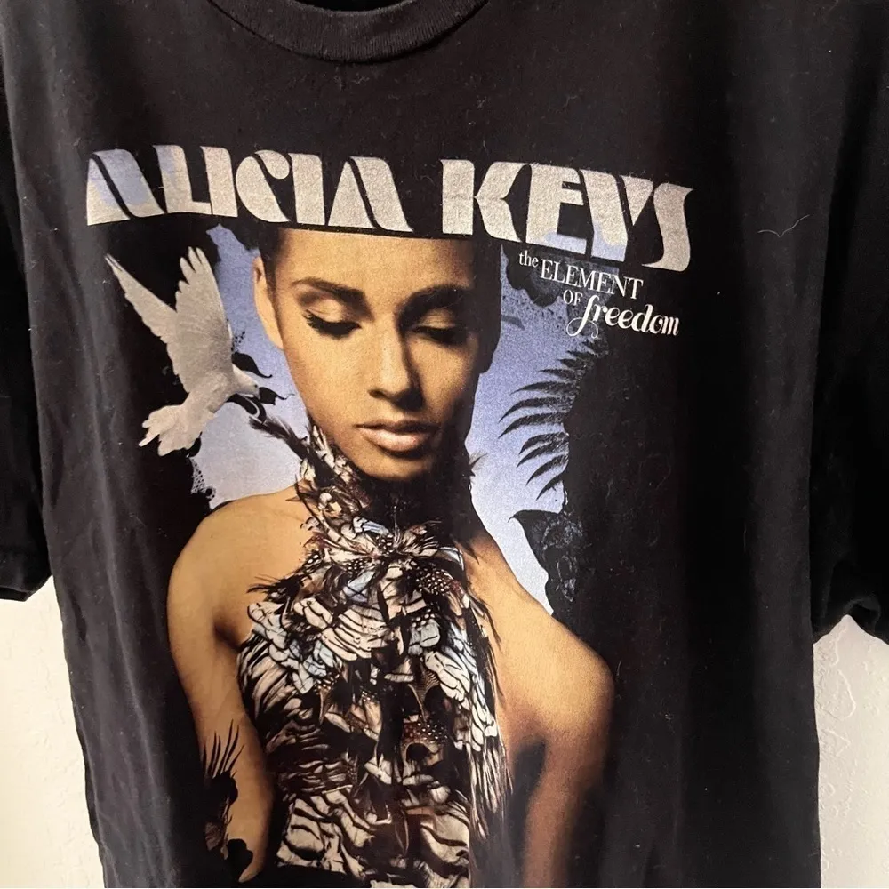 Alicia Keys Freedom Tour 2010 Oversized Graphic Band T Shirt Size XL - Image 2