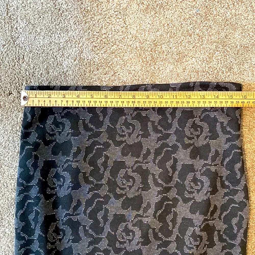 Banana Republic || Black/grey/silver print lined pencil skirt with side zipper - Image 6