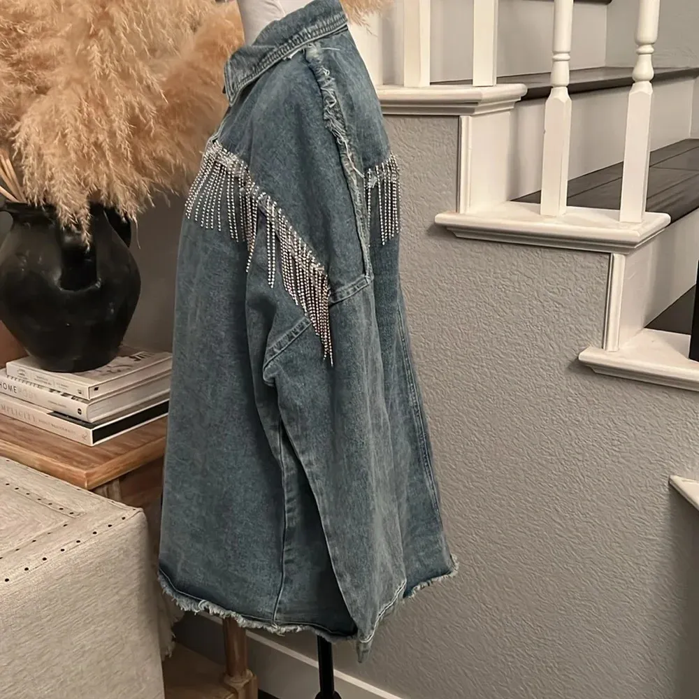 NWOT Rhinestone Fringe Denim Shirt Jacket Size Large - Image 4