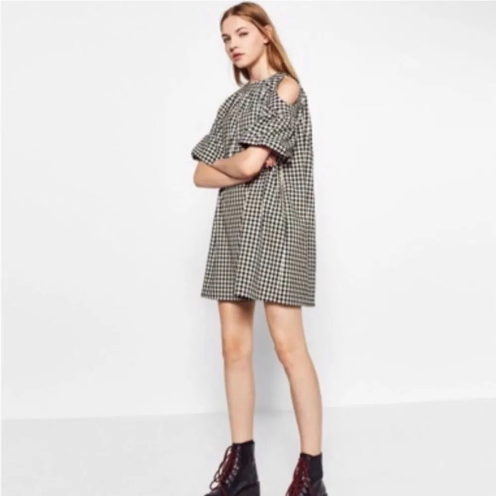 Zara black/white Gingham dress, cold shoulder with puffed short sleeves, tie bac - Image 12