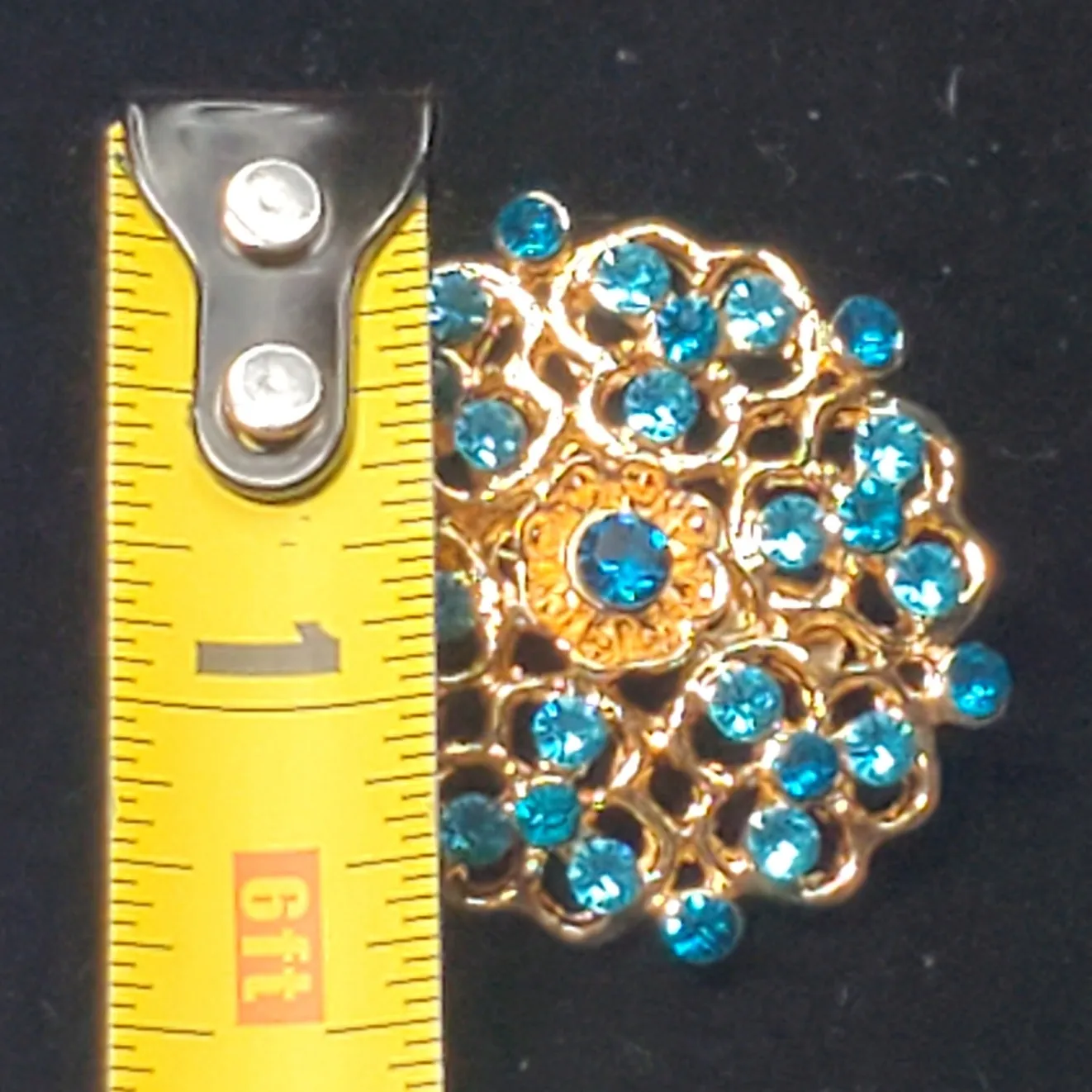 Blue Rhinestone Round Gold Tone 1.5" Brooch Pin Unsigned Vtg - Image 6