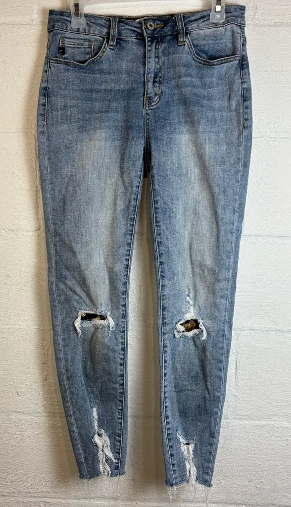 KanCan Woman’s Cheetah Distressed Casual Chic Classic Skinny Jeans Size 7/27 Blue - Image 1