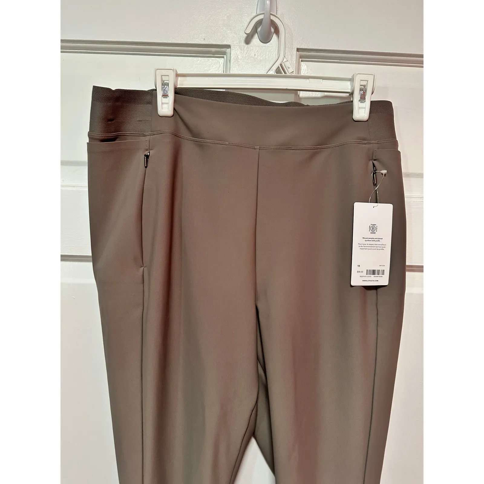 NWT Athleta Stellar Tight Size 18 - Image 2