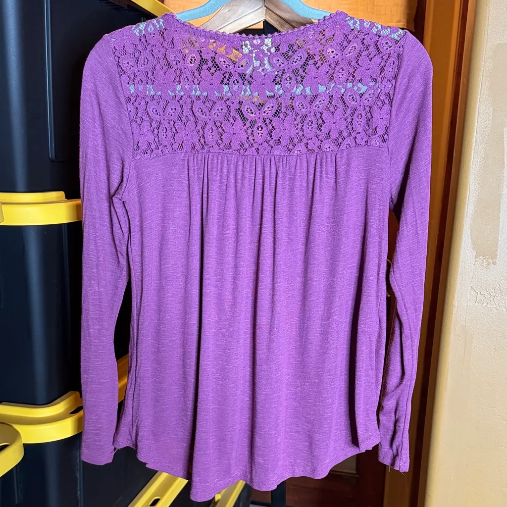 Knox Rose Purple Long Sleeve Floral Lace Shoulder V Neck Blouse Size XS - Image 6
