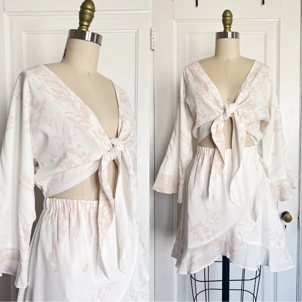 SABO • front cutout mini dress summer tie bust cream floral ruffle wrap - Image 2