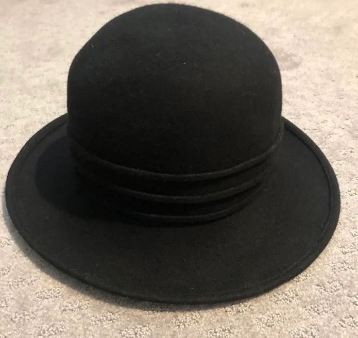 Like new  hat - Image 2
