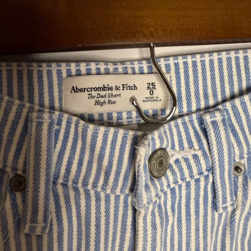 Abercrombie & Fitch Curve Love Women's Shorts - Image 3