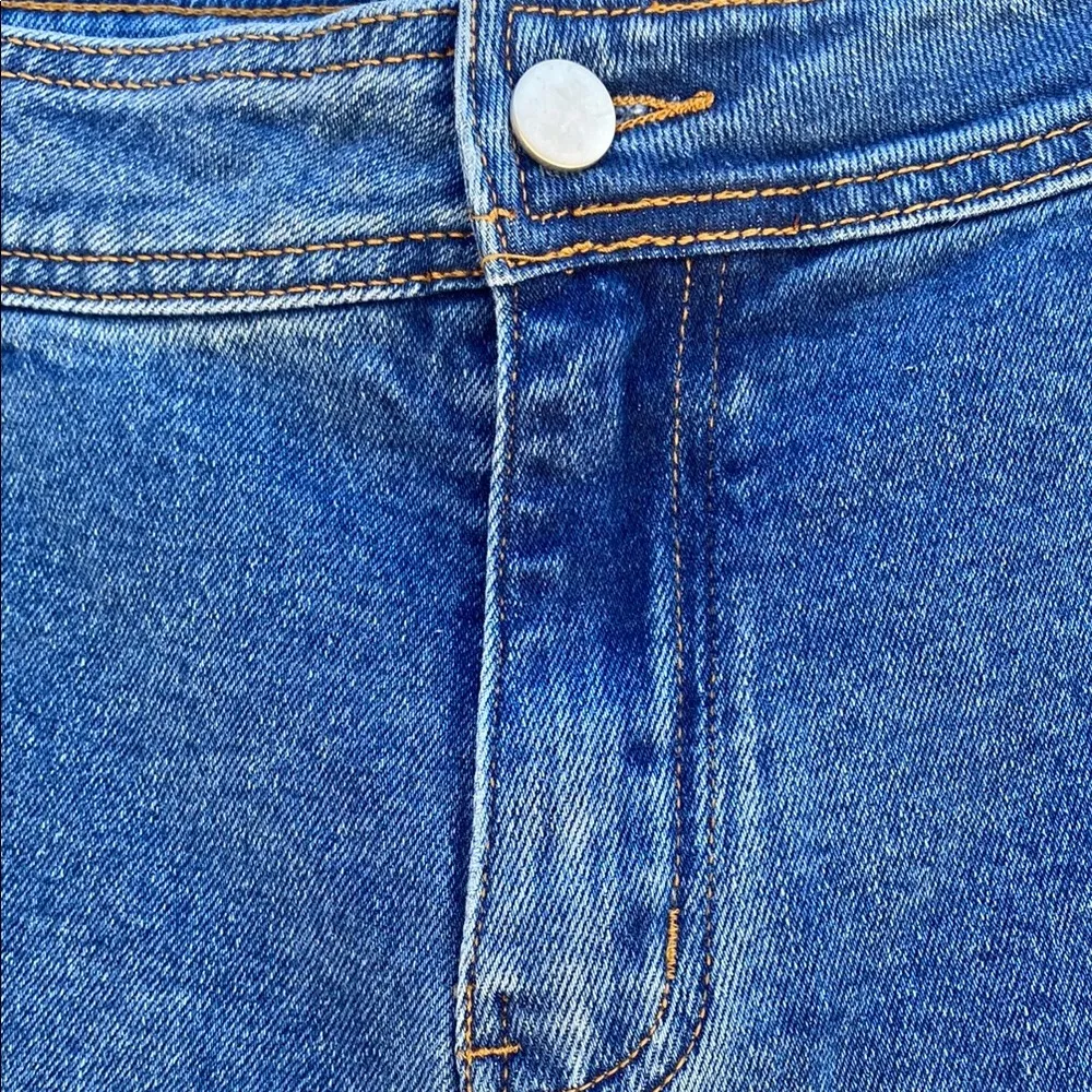 Cupshe Woman’s Classic looking Jean Wide Leg Raw Hem Stretchy for Comfort Fit XL - Image 5