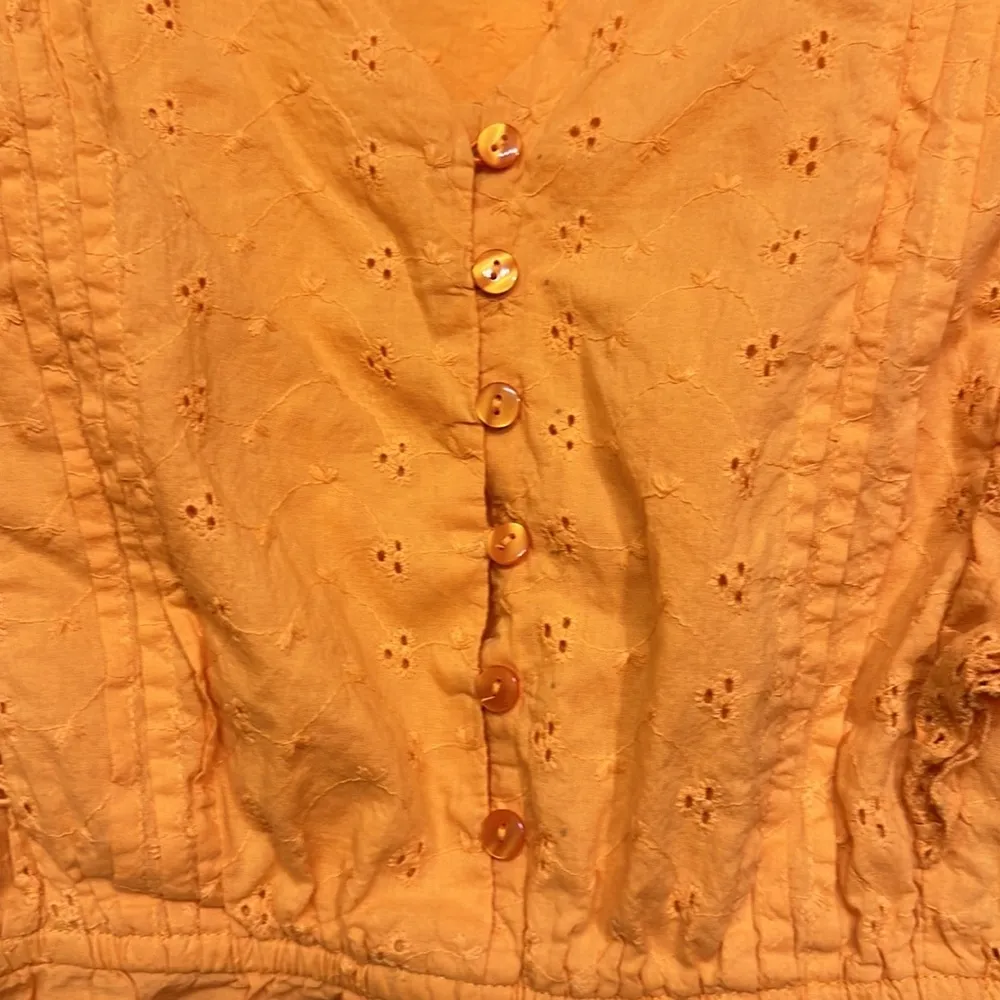 New York & Company NY&CO Orange Ruffled Eyelet Buttoned Blouse Large EUC #CA2417 - Image 5