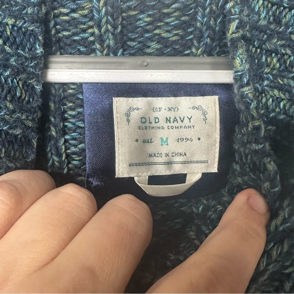 Old Navy vintage Women's Teal Sweater size medium - Image 8