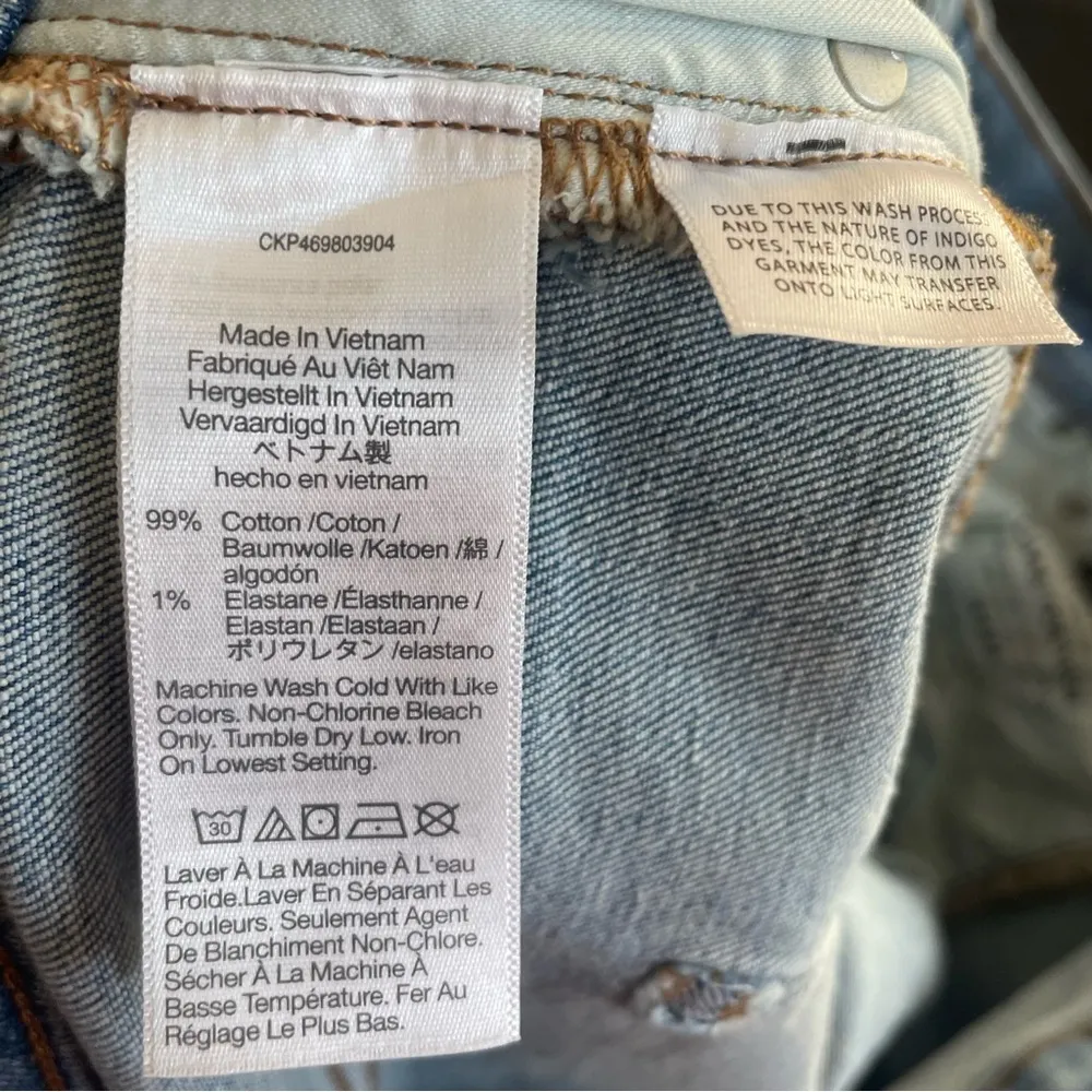 Madewell Petite Mid Rise Kick Out Jean Size 33P Light Wash Crop Flare High Rise - Image 9