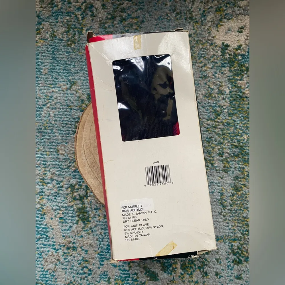 Vintage 80/90s Lady Ashton dead stock red plaid scarf and gloves set - Image 5