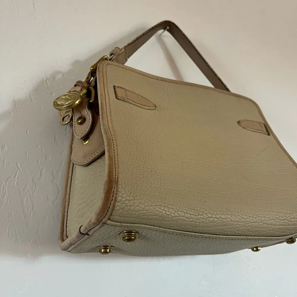 Vintage Dooney & Bourke Cream and Tan Bag with Crossbody Strap - Image 9