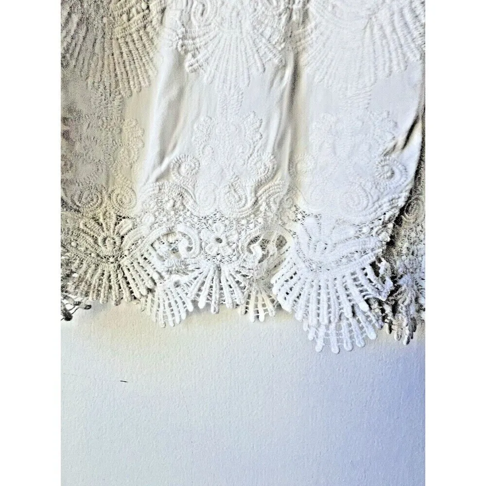 Womens white embroidered blouse top scoop neckline modern romantic size Ps - Image 3