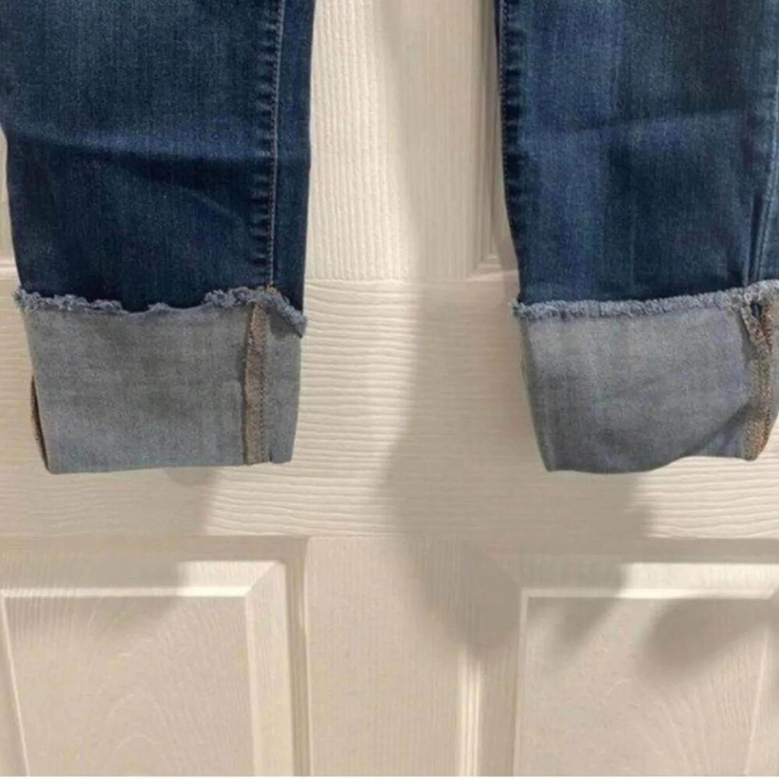 1822 Taylor Rolled Hem Distressed Denim Jeans Blue Size 8 - Image 5