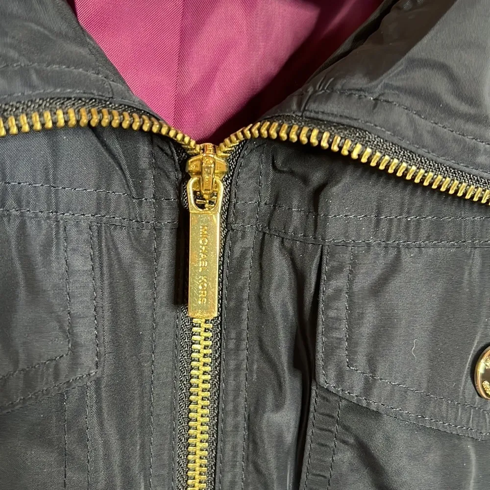 Michael Kors Trench Coat Navy Blue with Purple Lining & Gold Hardware Size Small - Image 5