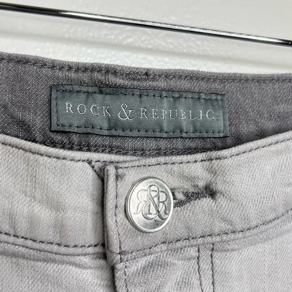 Rock & Republic Pixie Light gray Denim Jean Shorts Size 2 Stud Zipper Details - Image 7