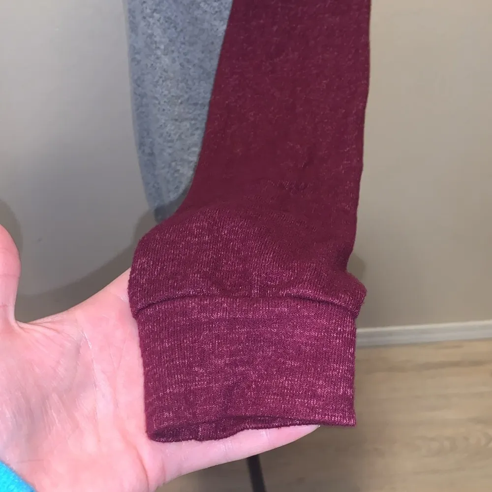 Buffalo David Bitton  gray maroon stretchy comfy pullover shirt - Image 4