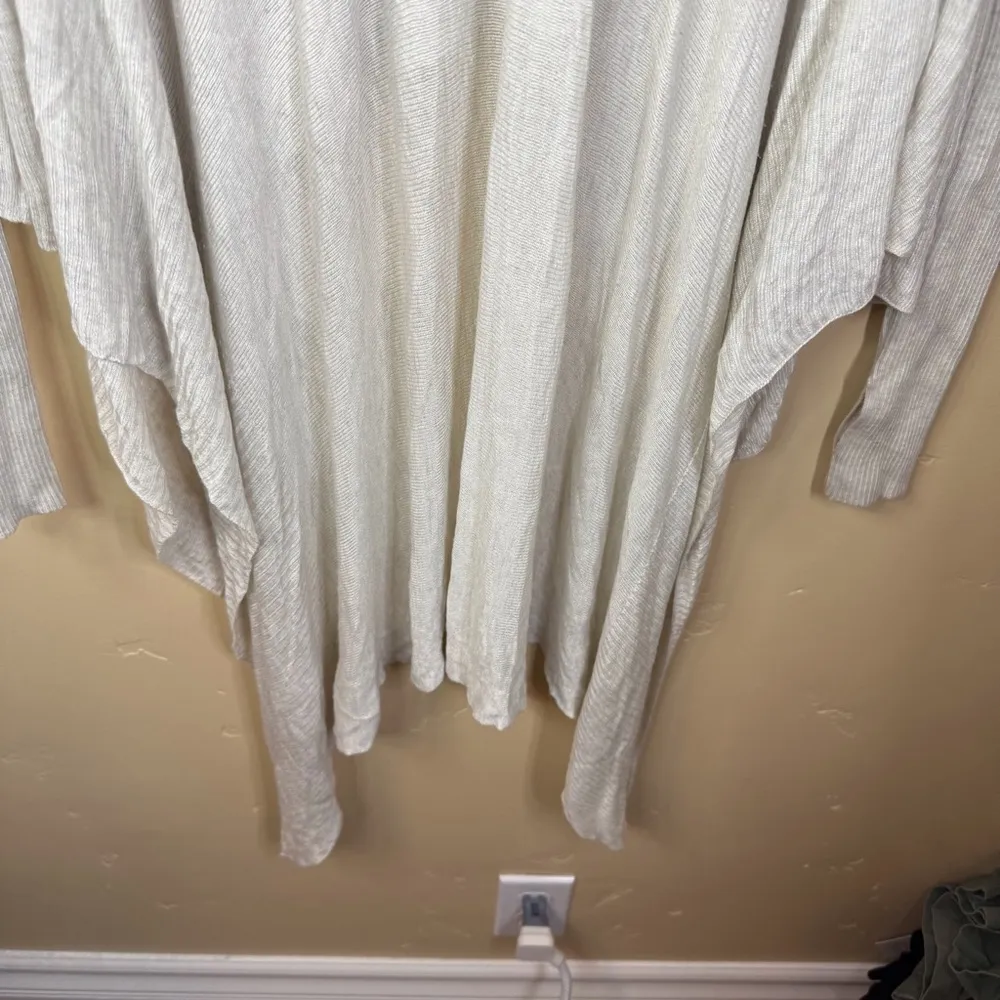 Lululemon Women's Heathered White Enlightened Pullover Size 8 Wear Multiple Ways - Image 11