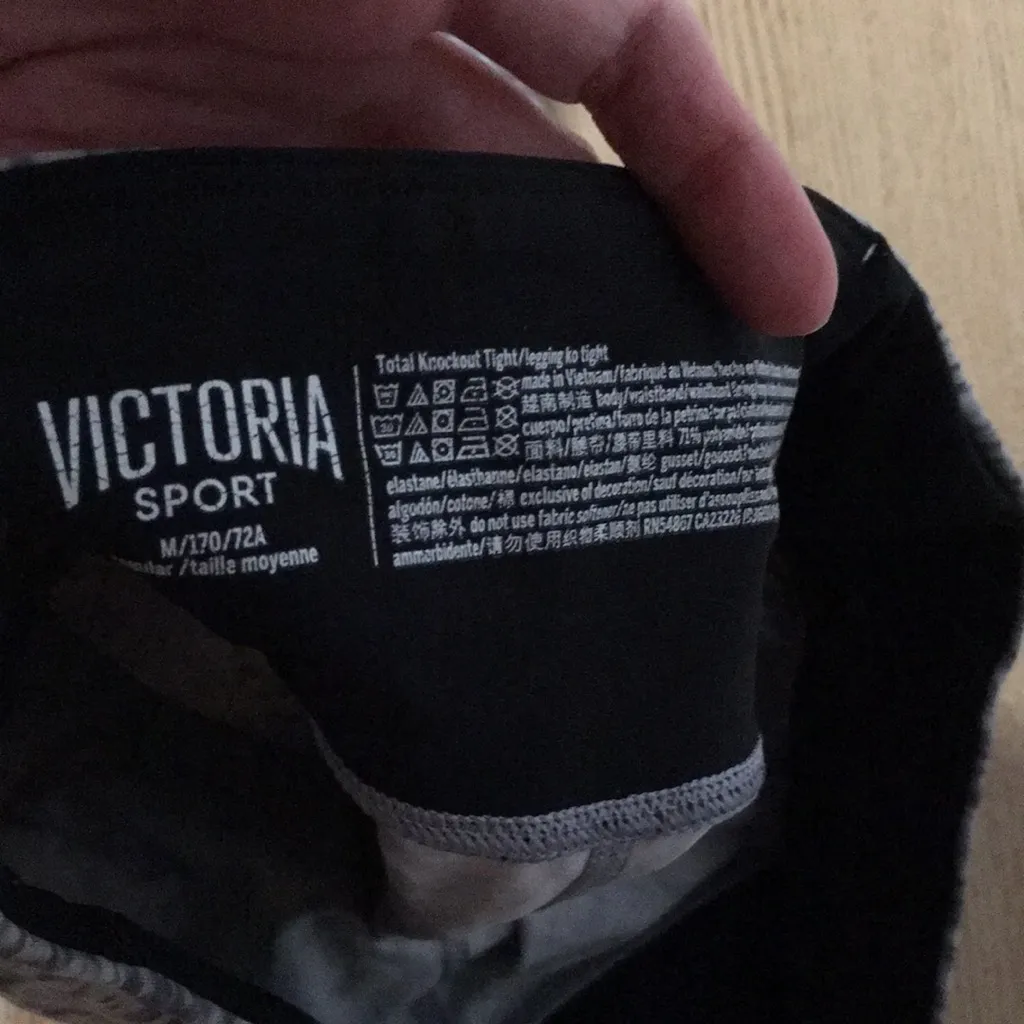 B16 Womens Victoria’s Secret Sport Regular Leggings to Tights Size Medium - Image 3