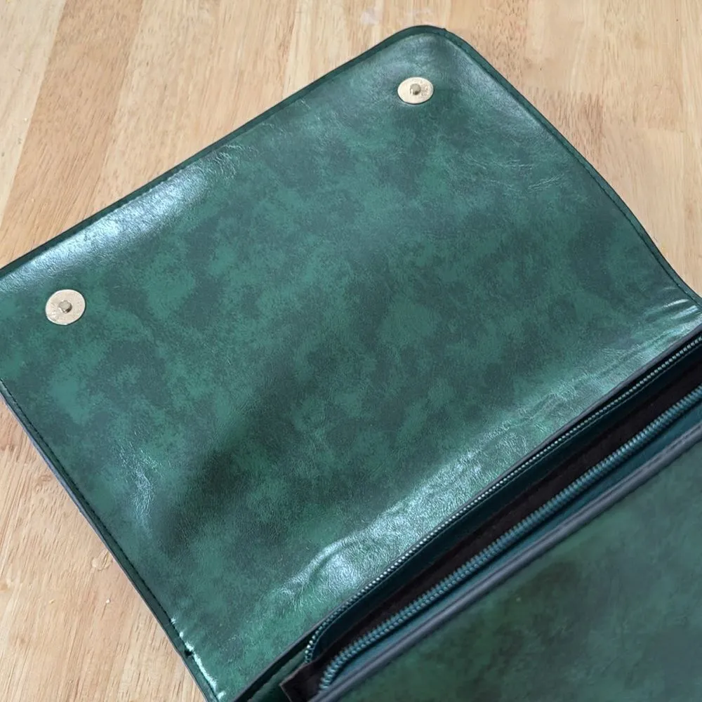 BANNED Messenger Bag NWT Green - Image 4