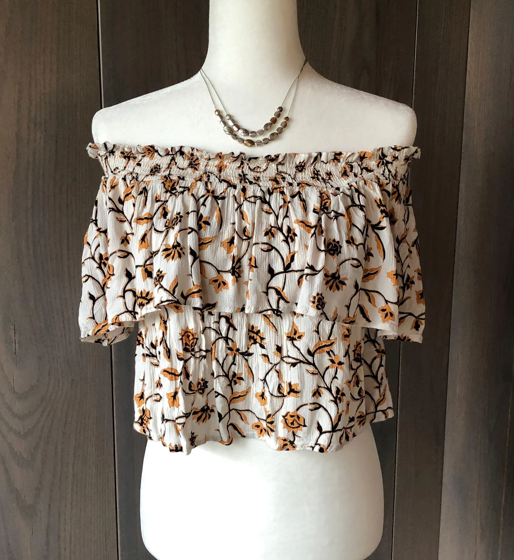 Off Shoulder Floral Top - Image 2