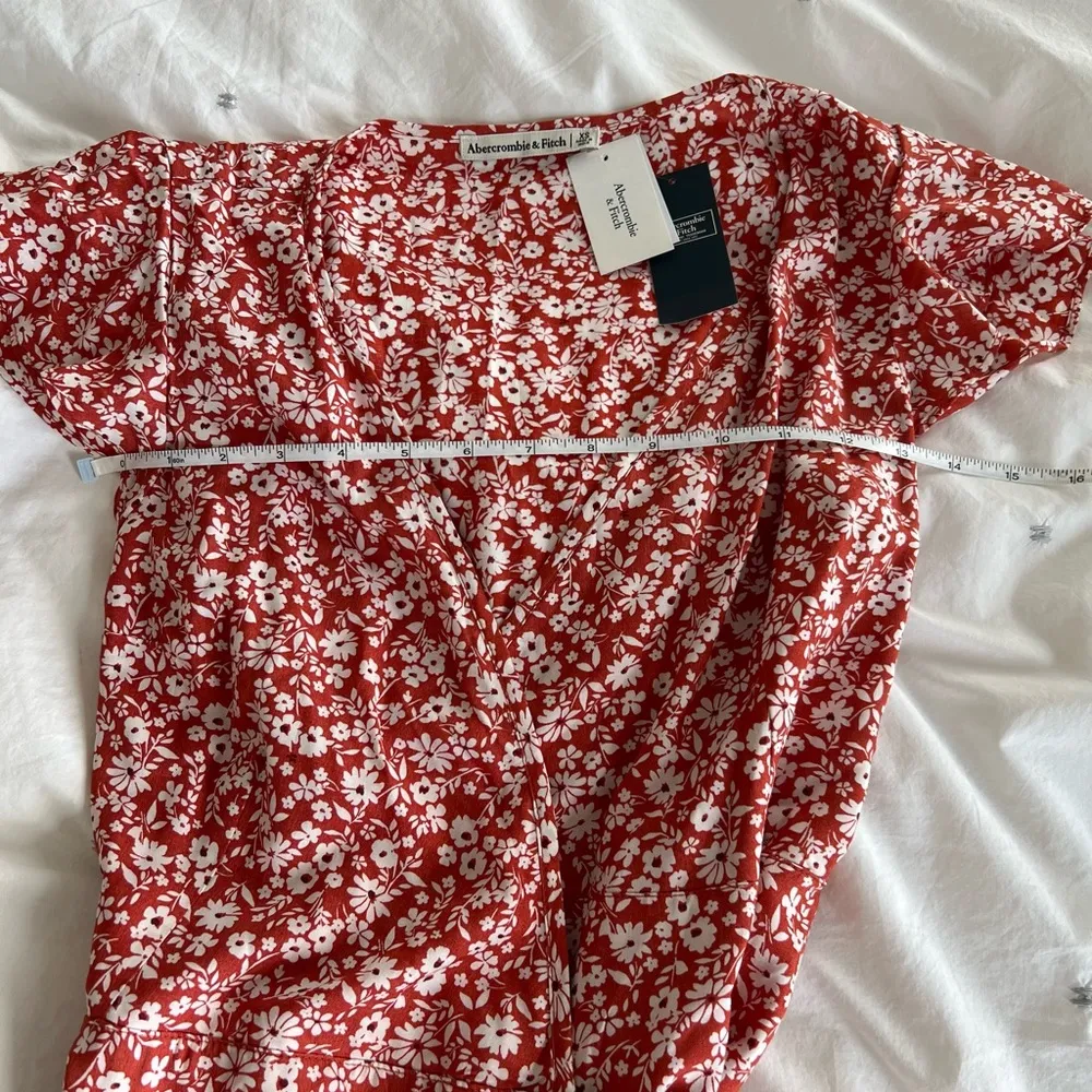 Abercrombie Wrap Floral Dress - Image 4