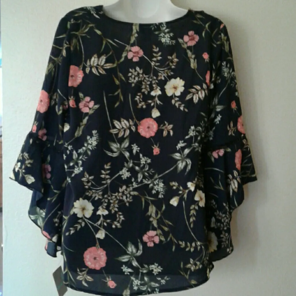 NWT Belle +  Sky Floral Blouse - Image 3