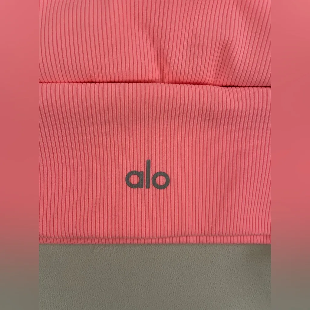 Alo Yoga NWT Slit Sports Bra Neon Bubblegum Size XXS (SOLD OUT ON-Website) - Image 7