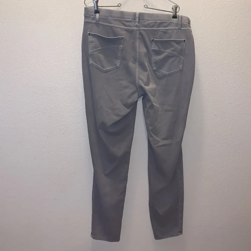 Time and Tru light grey stretchy skinny pants - Image 5