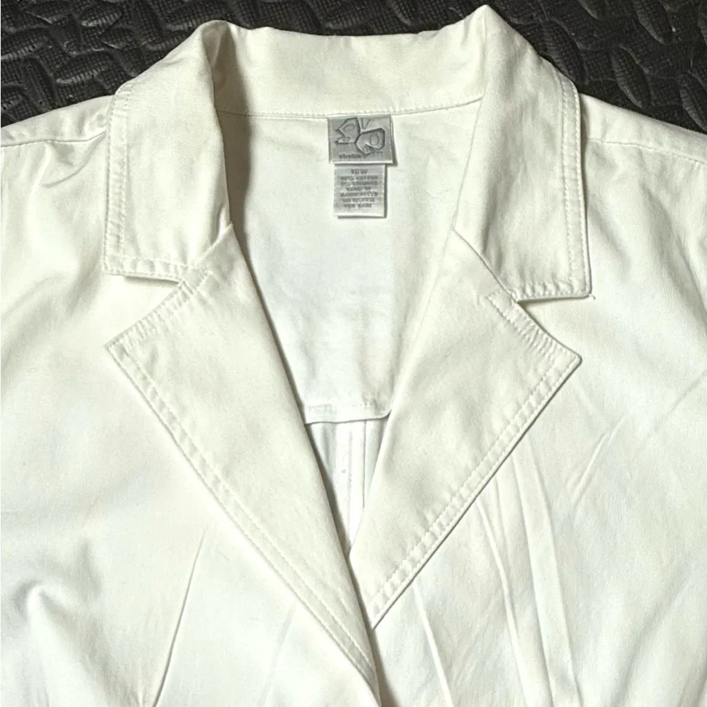 Women's Y2K White Stretch Blazer With Pockets & Silver Hardware Size 18W - Image 3