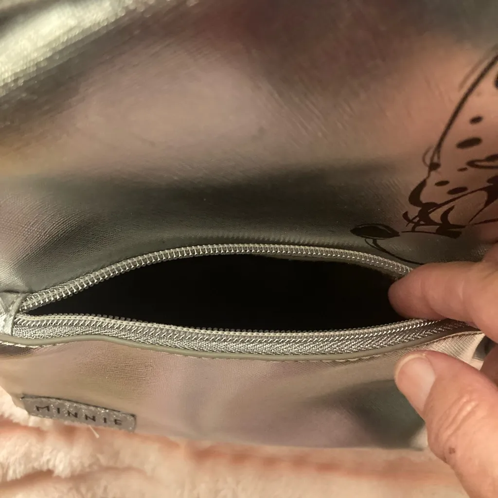 DANIELLE NICOLE DISNEY'S MINNIE MOUSE SILVER METALLIC BACKPACK - Image 8