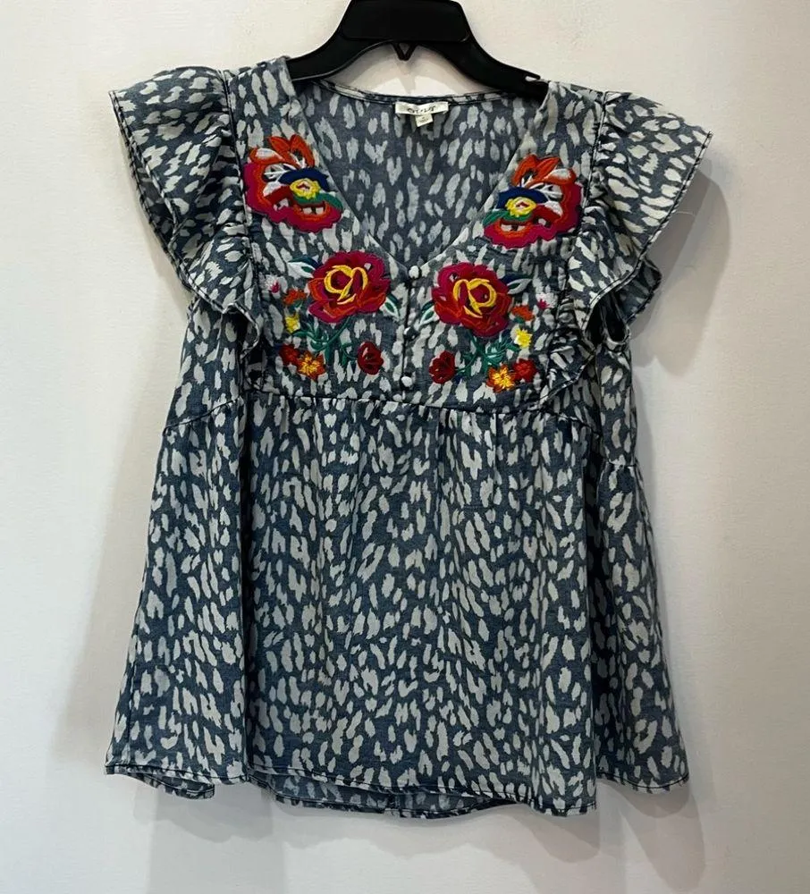 Oddy Boutique flutter ruffle sleve embrorided floral blouse size small Blue - Image 2