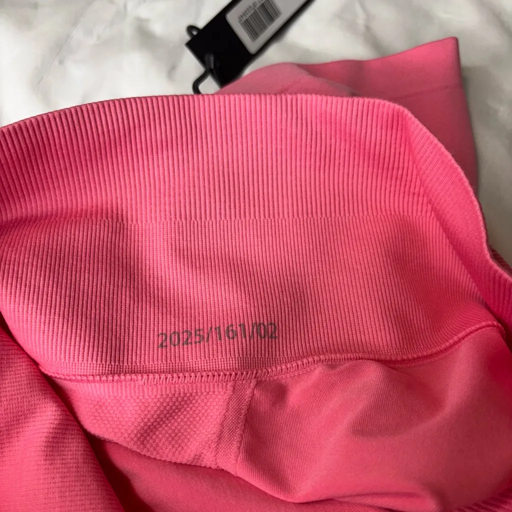 Oner Active Over Active Effortless Shorts Peony Pink - Image 4