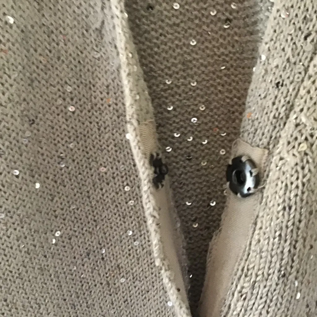 NWT MICHAEL STARS TAUPE SEQUIN ROLL HEM SWEATER. 2 - Image 3