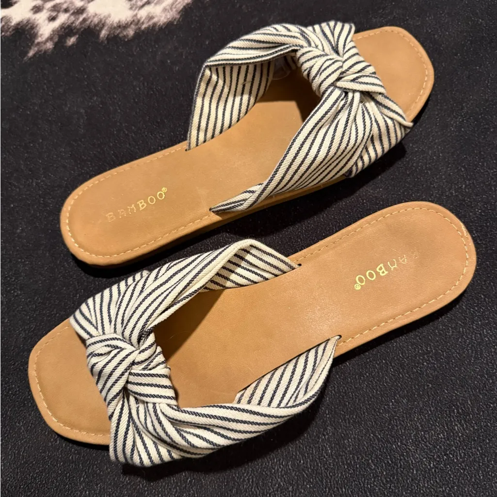 🤎🤍Bamboo Navy/White Striped Slides•Size:9🤍🤎 - Image 2