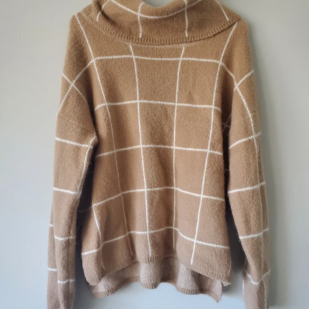 Lumiere Light Brown and White Windowpane Cowl Neck Sweater Size Medium - Image 4