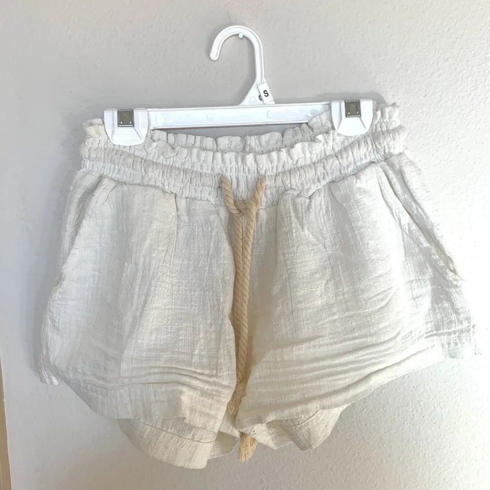 NWOT.  Off White Beach Shorts - Image 5