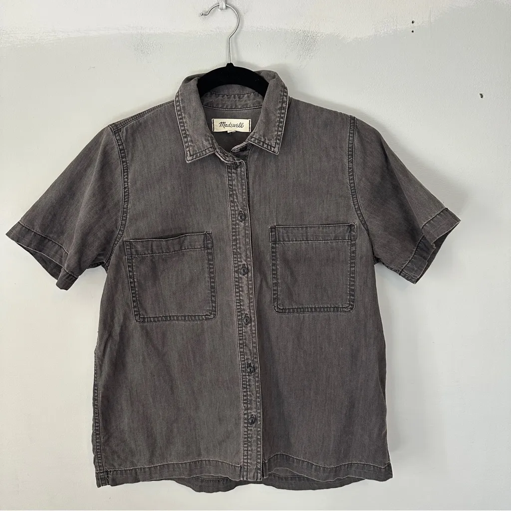 Madewell Charcoal Black Short Sleeve Button Down Shirt Small - Image 2