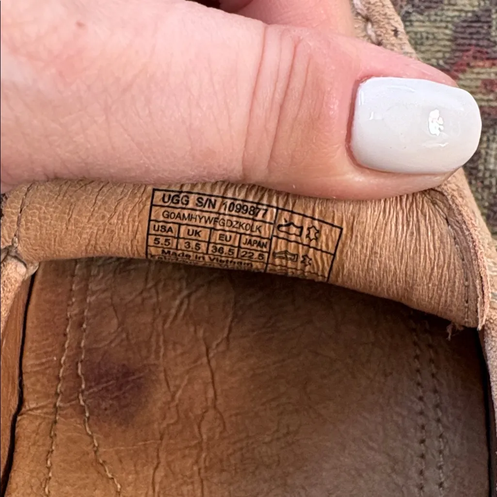 UGG  Women's Cream Moccasins - Image 10