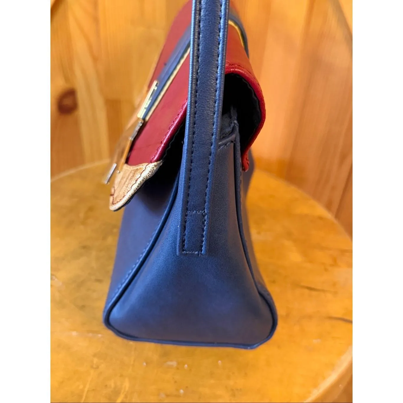 Captain Marvel CrossBody Purse Bag BioWorld Cosplay Avengers (6358) - Image 3