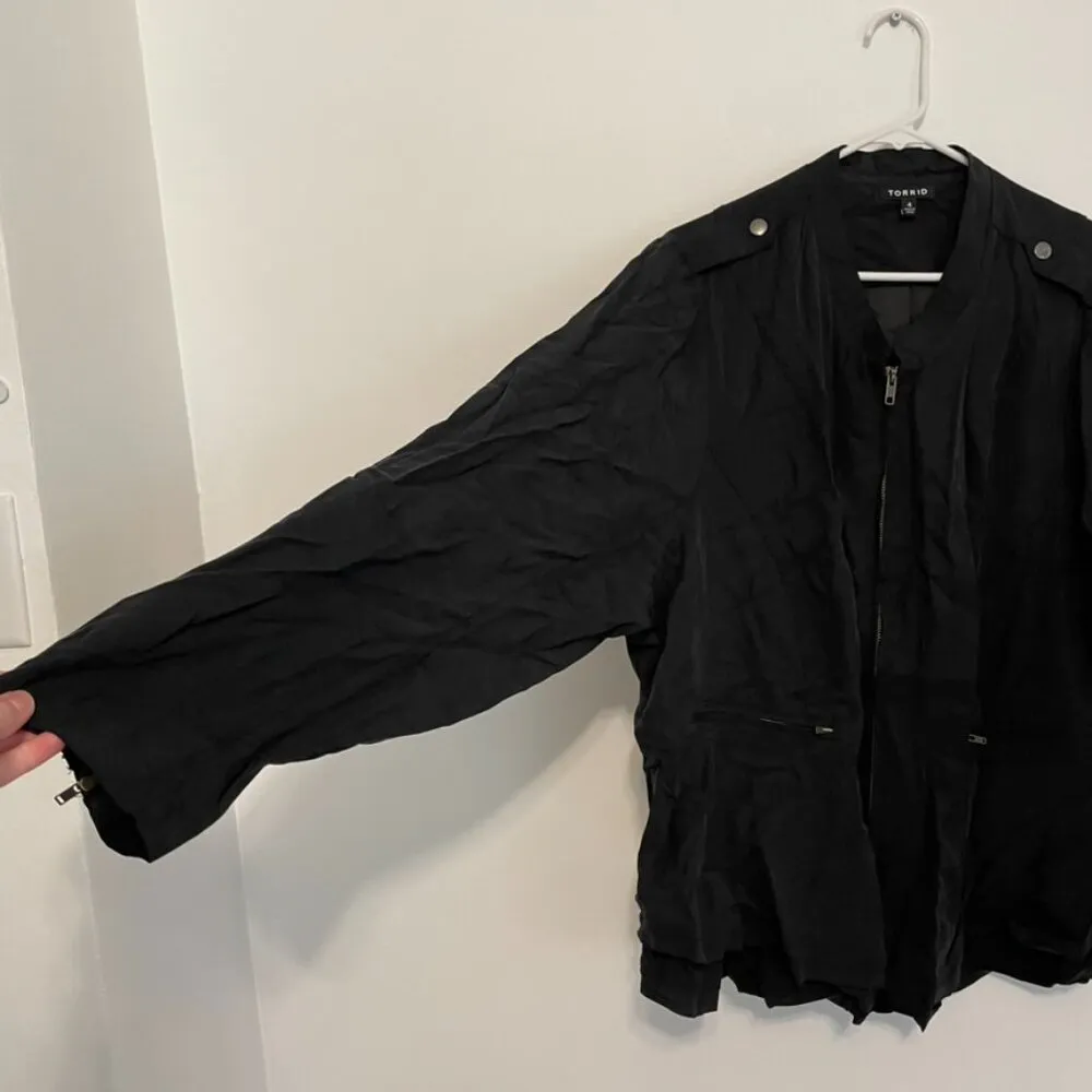TORRID 4 Plus Size Black Peplum Jacket Solid Black Full Zip Lightweight Spring - Image 6
