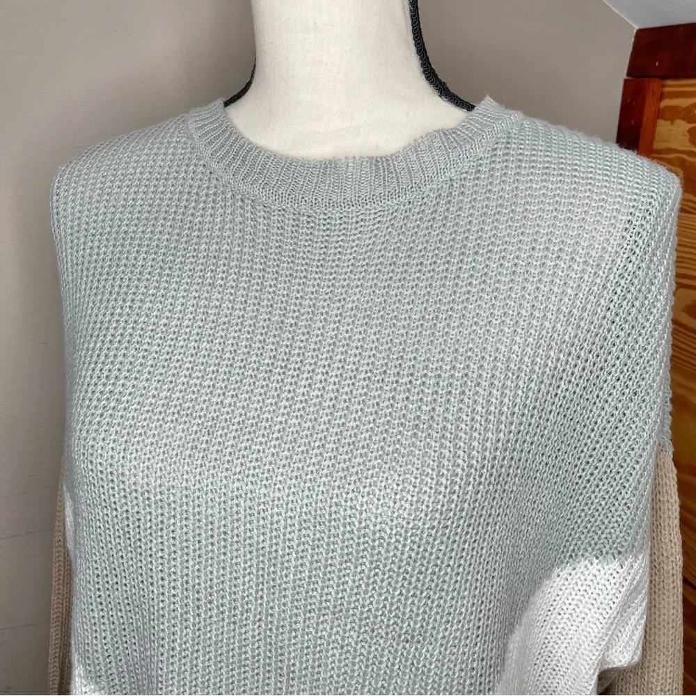 Unbranded Tan Grey White Colorblock Long Sleeve Crewneck Knit Sweater Gray Size M - Image 4