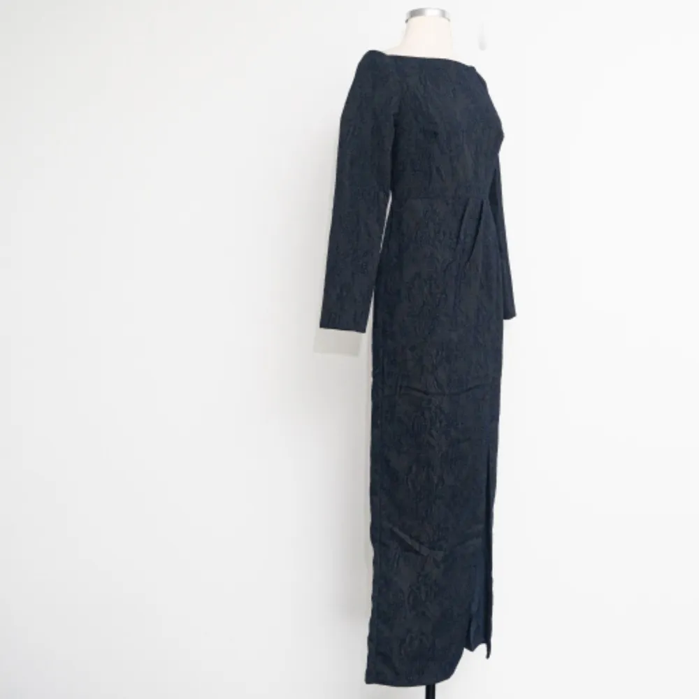 Kay Unger . New! Jude Jacquard Column Gown. - Image 3
