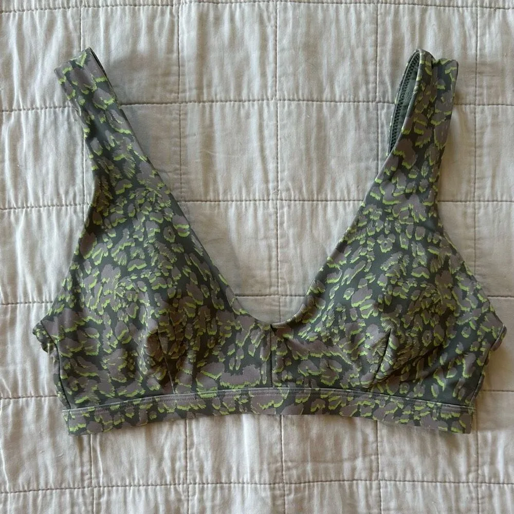 Lululemon Waterside V Swim Top in Wild Haven Multi Size XS NWOT - Image 2