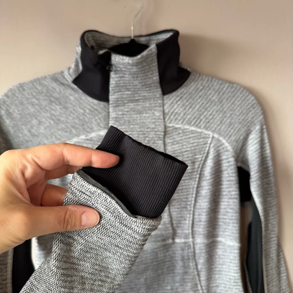 Lululemon‎ Women’s Base Runner 1/2 Zip Gray and Black Pullover Size 6 - Image 4