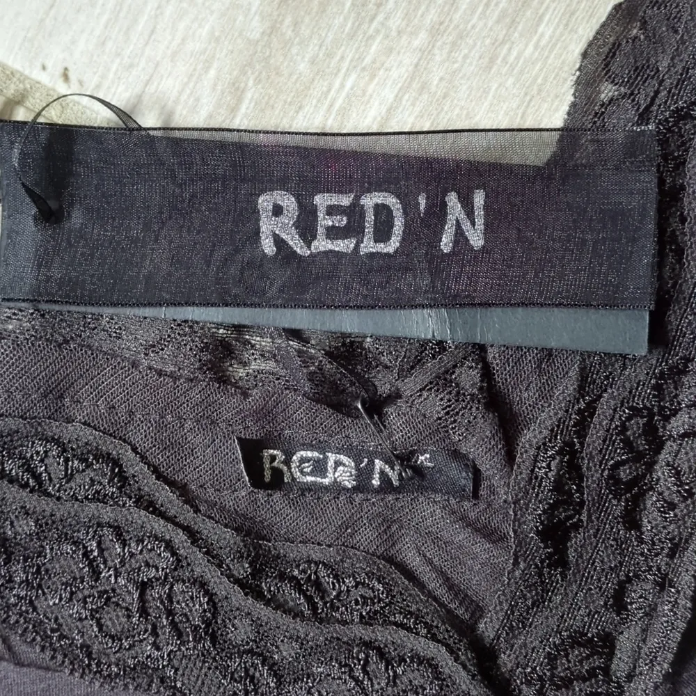 NWT Red'n V - Image 10