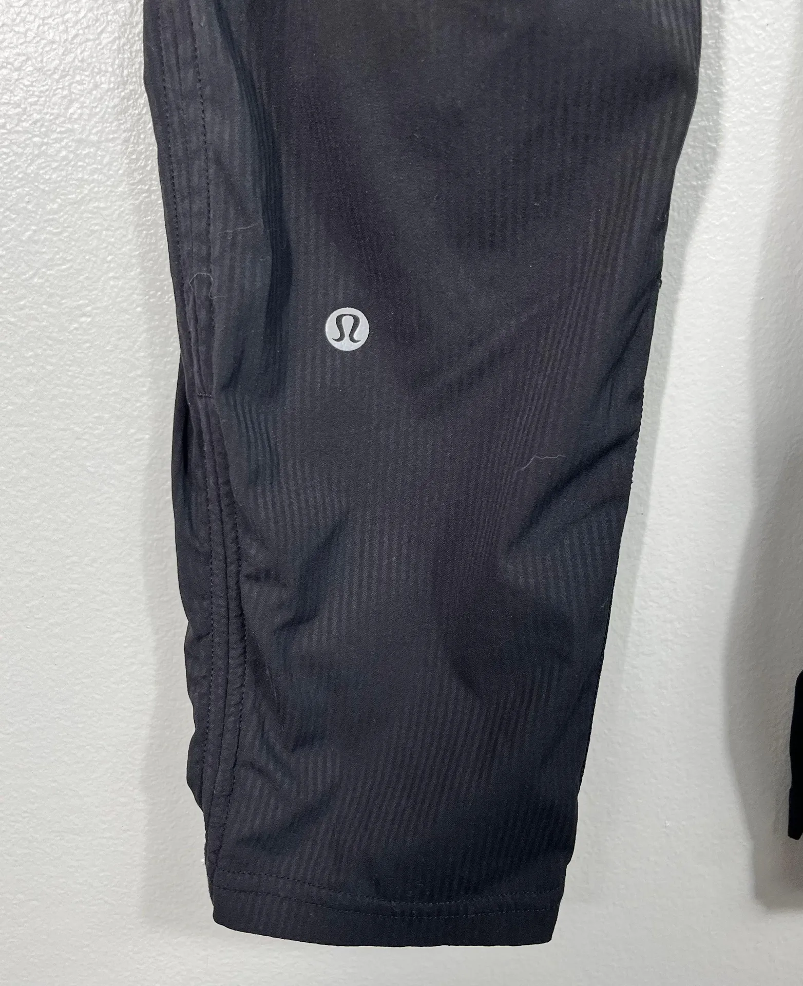 Lululemon Dance Studio Crop Black Ruched Leg Pull On Athletic Pants Size 2 Gym - Image 4